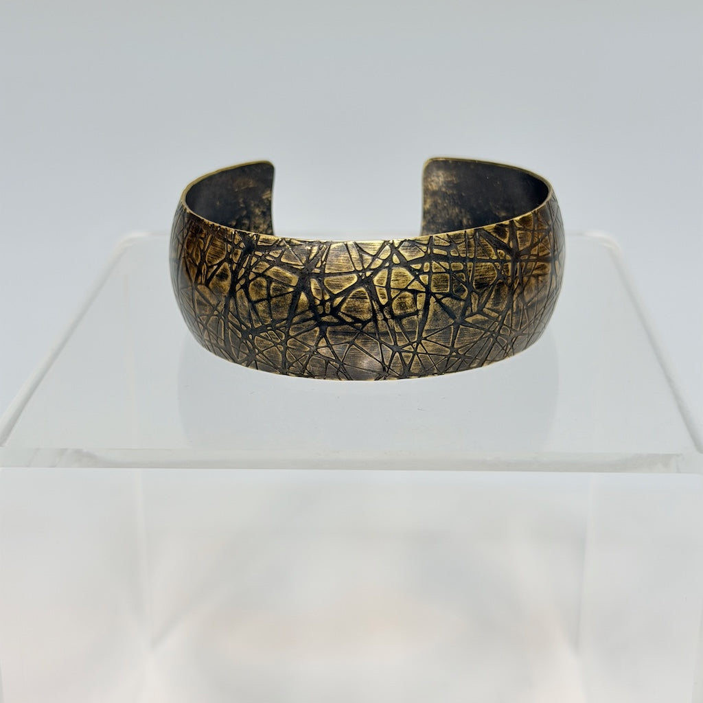 GRAFFITI PATINA DESIGN BRASS CUFF JH163