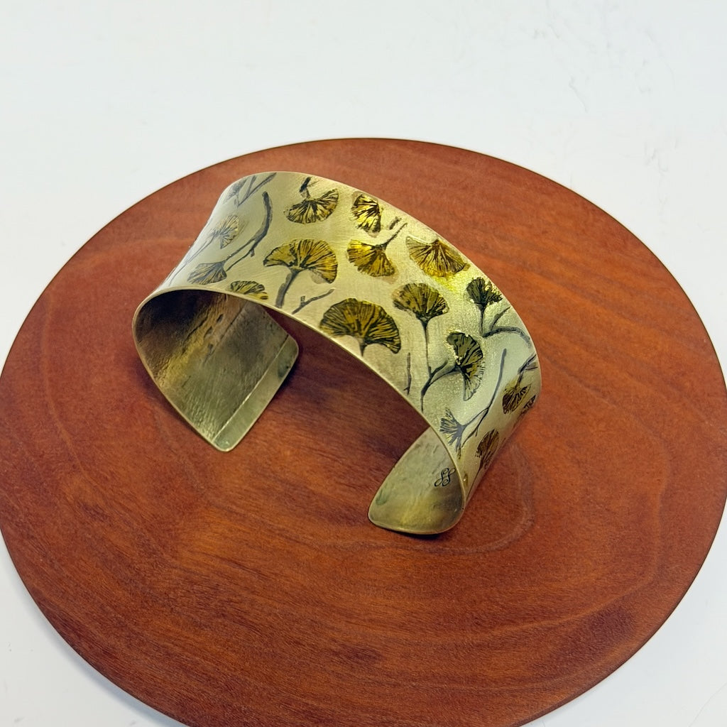 ANTICLASSIC BRASS CUFF WITH GINKGO LEAF AND GOLDEN PATINA JH168