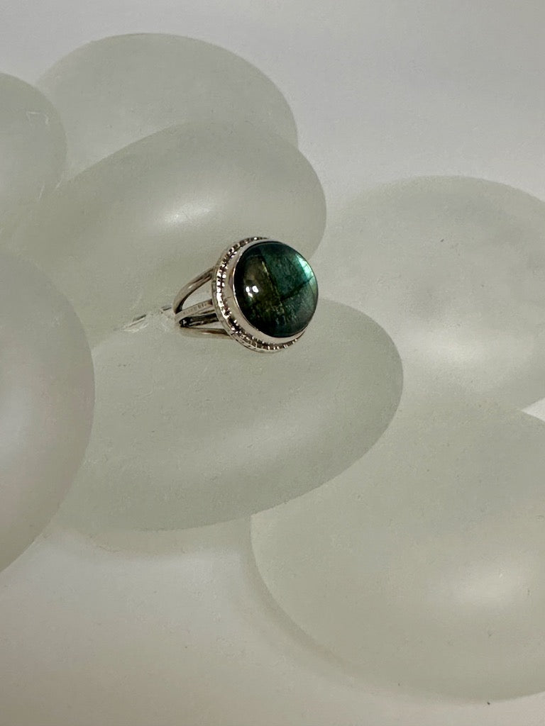 .925 LABRADORITE ROUND STATEMENT RING BR323