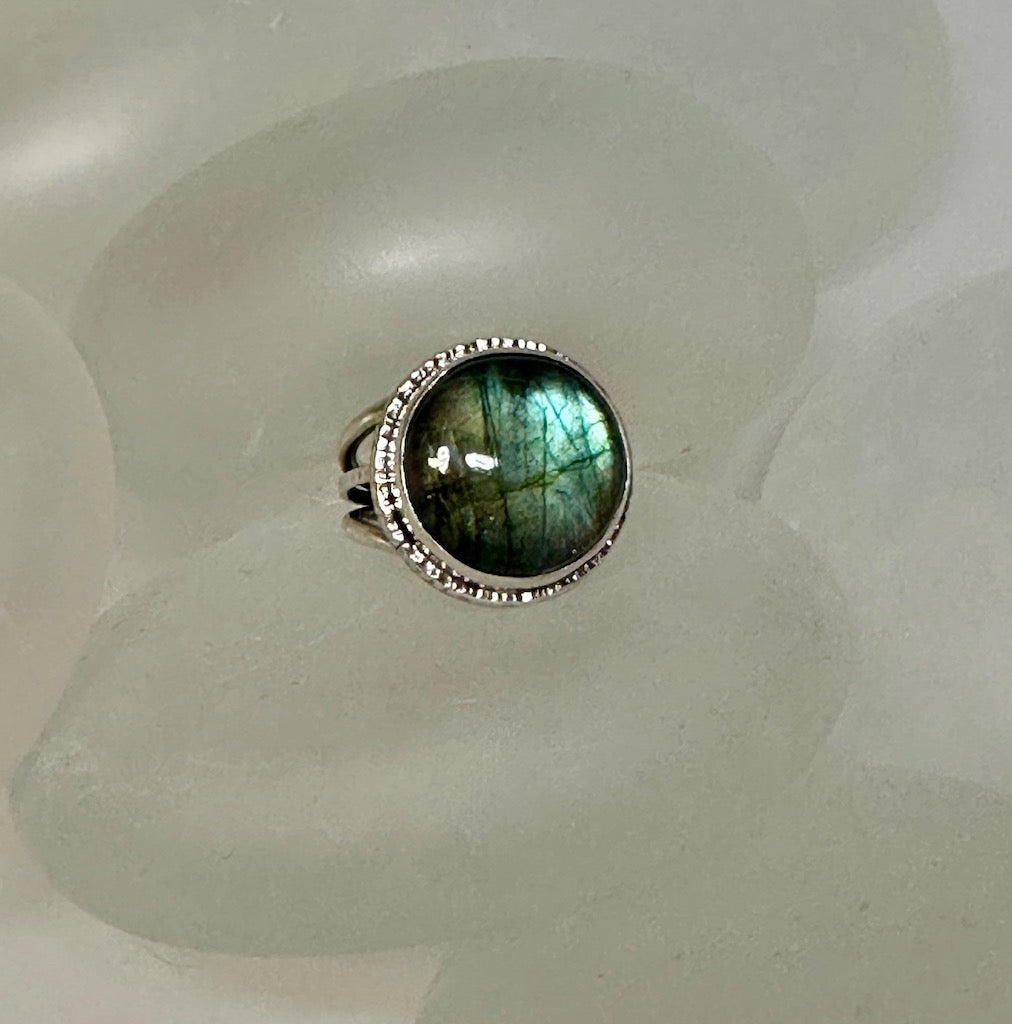 .925 LABRADORITE ROUND STATEMENT RING BR323