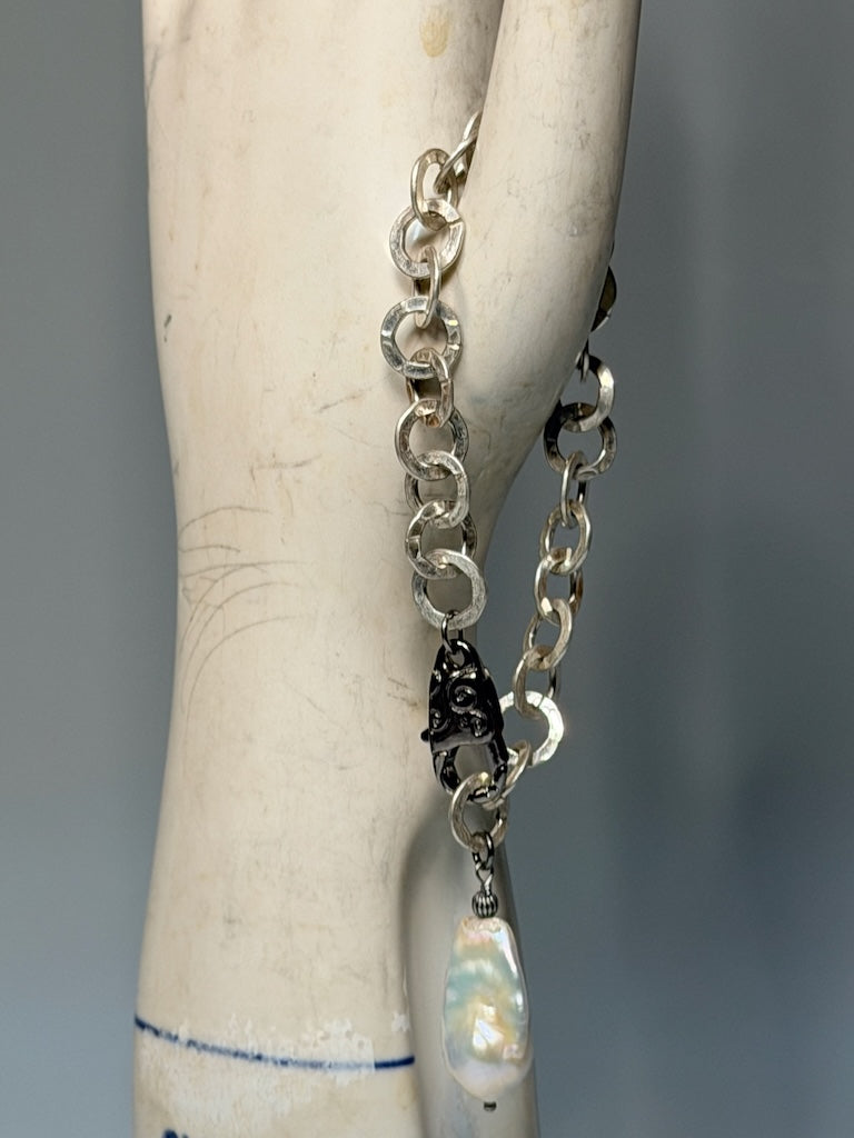 STERLING SILVER PENDANT BRACELET WITH TOGGLE CLOSURE LCB2070