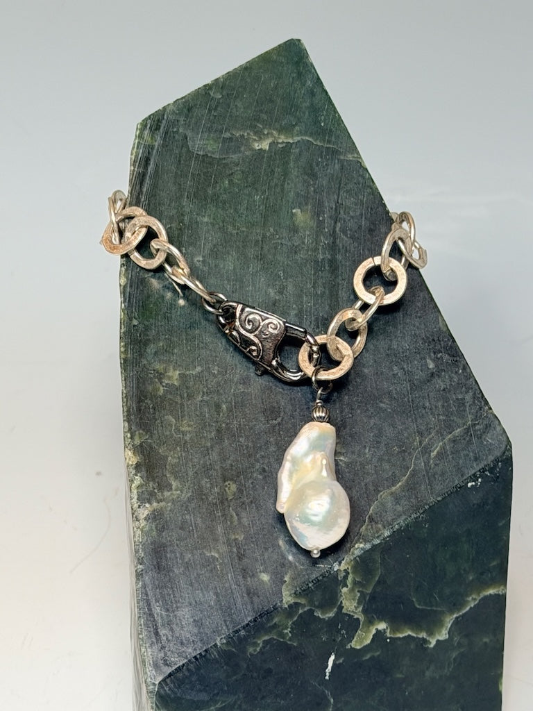 SILVER RING BRACELET WITH PEARL AND LOBSTER CLASP LCB2070