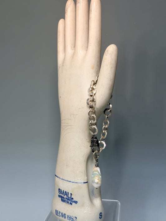 STERLING SILVER PENDANT BRACELET WITH TOGGLE CLOSURE LCB2070