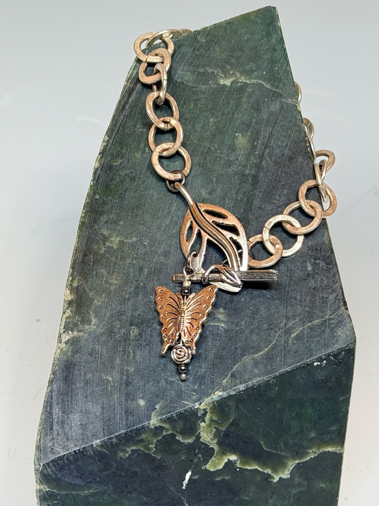 SILVER LEAF TOGGLE BRACELET WITH BUTTERFLY CHARM LCB2076