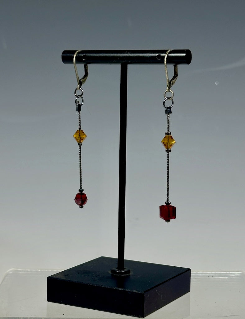 OXIDIZED STERLING SILVER AND GLASS BEAD DROP EARRINGS LCE1040