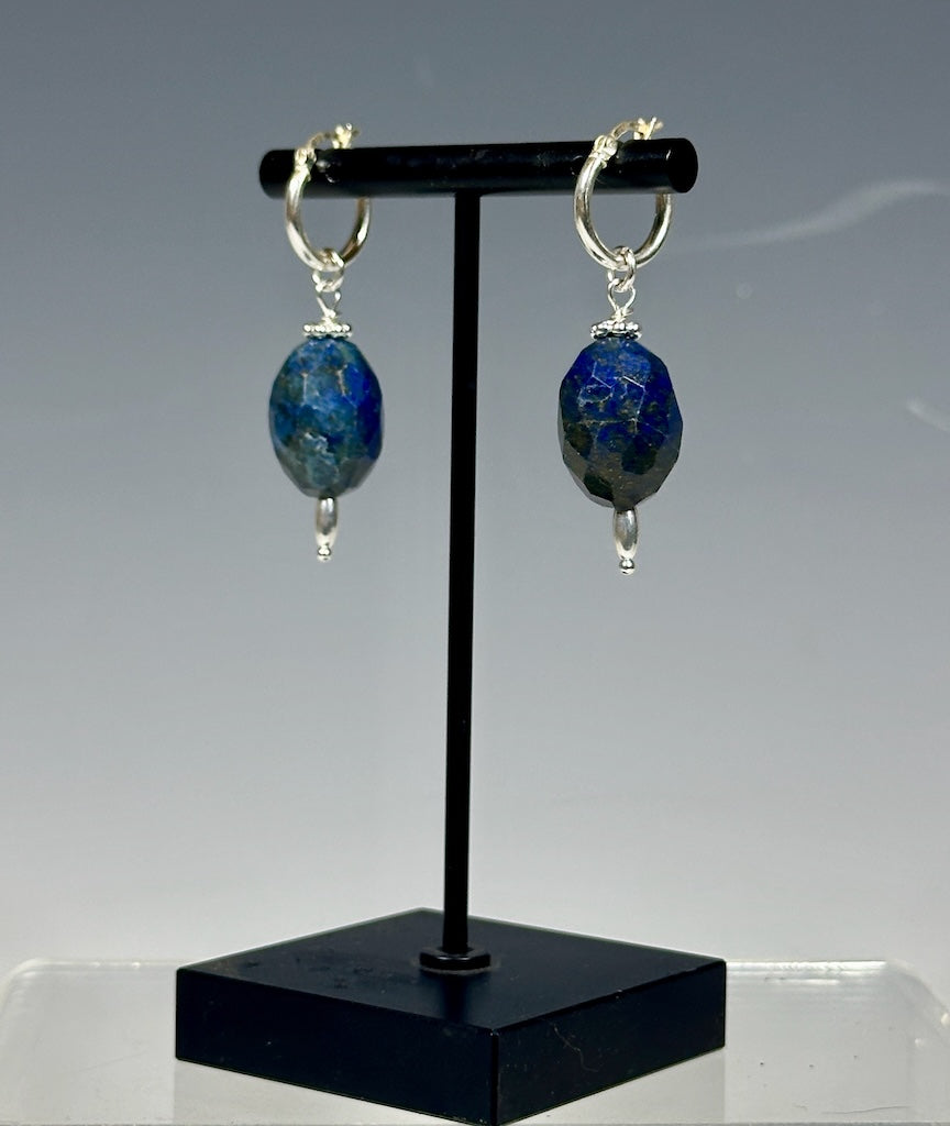 STERLING SILVER HOOP EARRINGS WITH LARGED FACETED LAPIS BEADS LCE1044