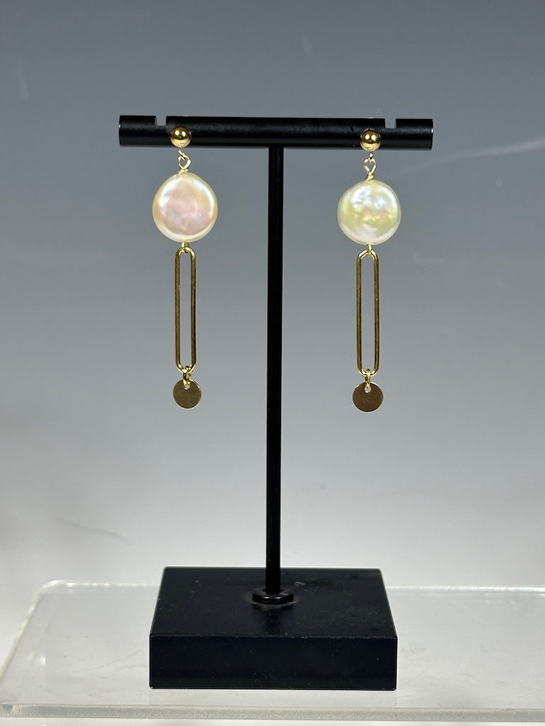 GOLD FILLED POST EARRINGS WITH FRESHWATER FEARL LCE1057