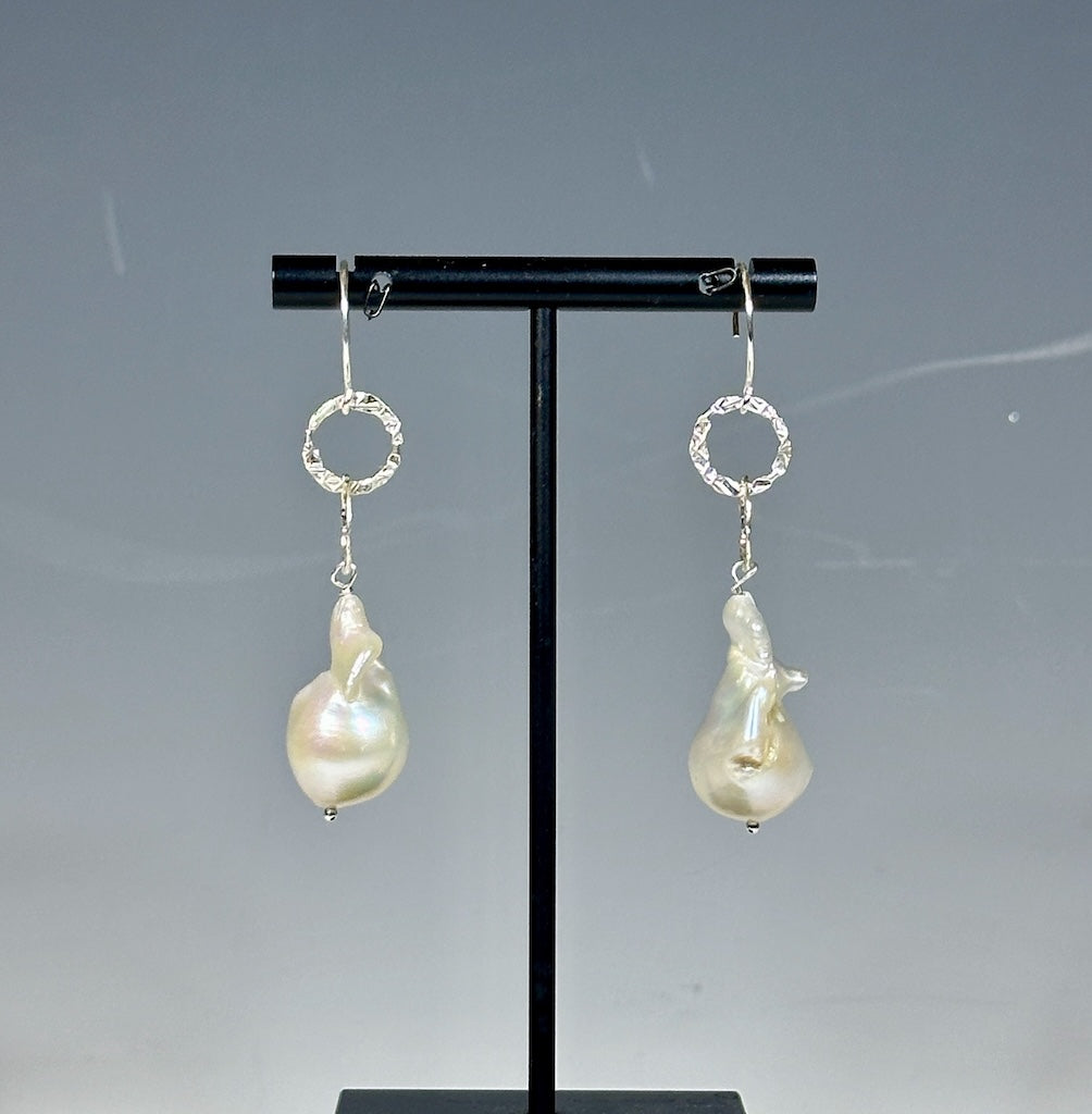 STERLING SILVER OPEN DISC EARRINGS WITH LARGE FRESHWATER PEARLS LCE1061