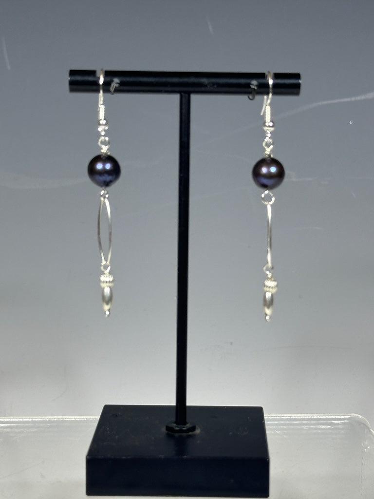 PURPLE FRESHWATER PEARL AND STERLING SILVER DROP EARRINGS LCE1063