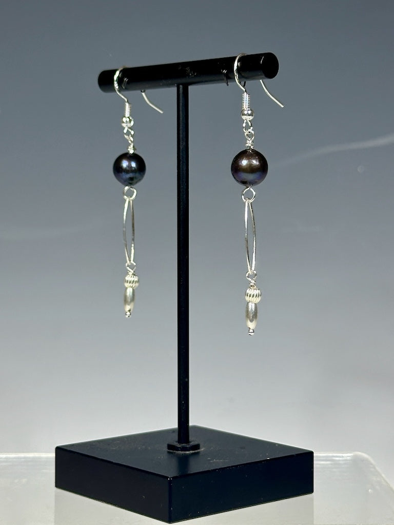 PURPLE FRESHWATER PEARL AND STERLING SILVER DROP EARRINGS LCE1063