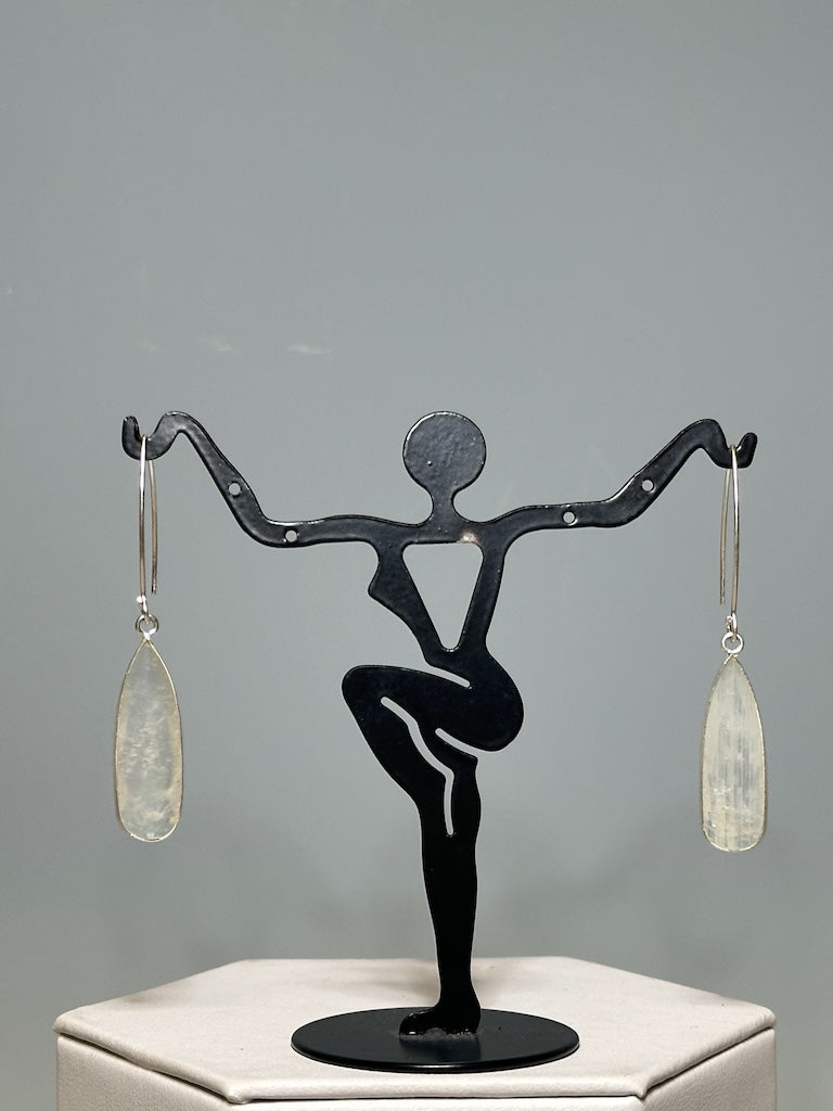 STERLING SILVER AND MOONSTONE TEAR DROP EARRINGS LCE1075