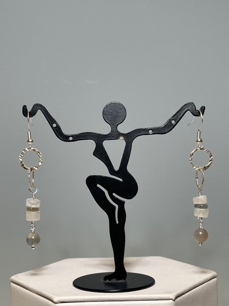 STERLING SILVER AND MOONSTONE DROP EARRINGS LCE1076