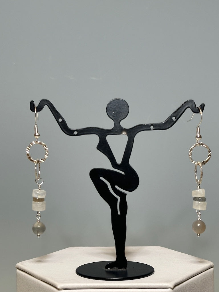 STERLING SILVER AND MOONSTONE DROP EARRINGS LCE1076