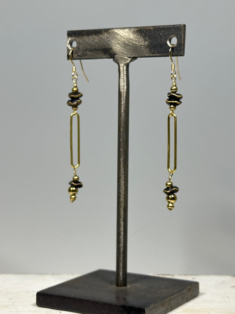 GOLD FILLED STERLING SILVER PAPER CLIP AND BLACK BRASS/GOLD EARRINGS LCE1082