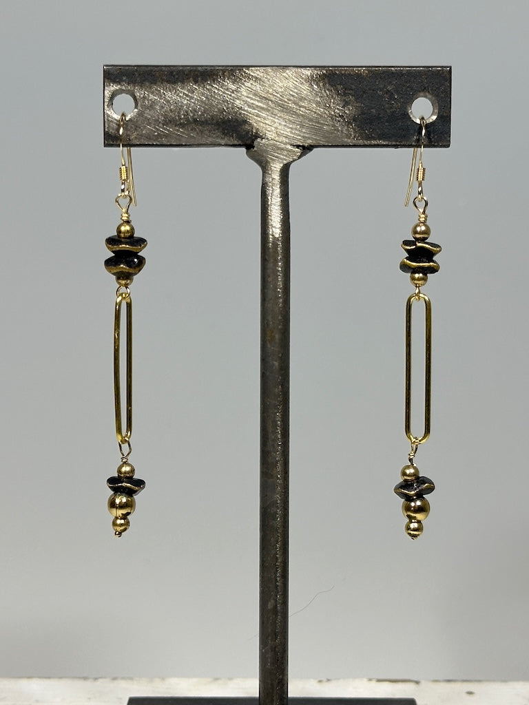 GOLD FILLED STERLING SILVER PAPER CLIP AND BLACK BRASS/GOLD EARRINGS LCE1082