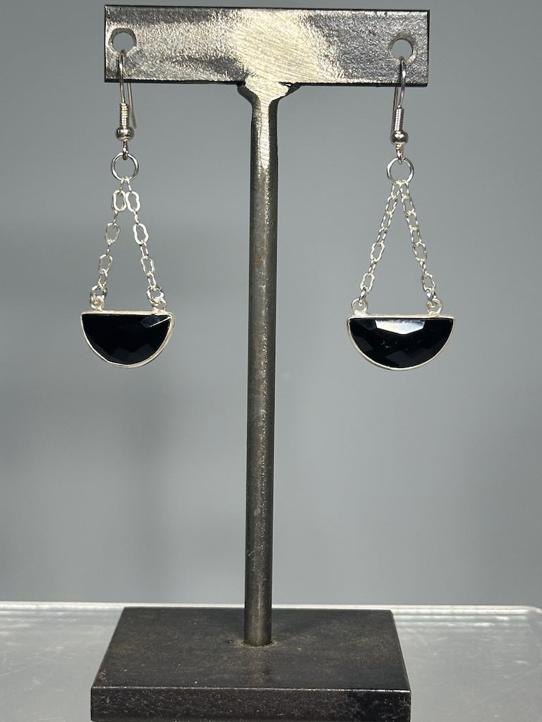 STERLING SILVER AND HALF ROUND ONYX EARRINGS LCE1090
