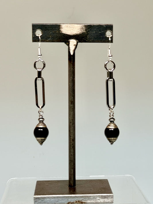 STAINLESS CHAIN EARRINGS WITH BLACK THAI PEARL LCE2027