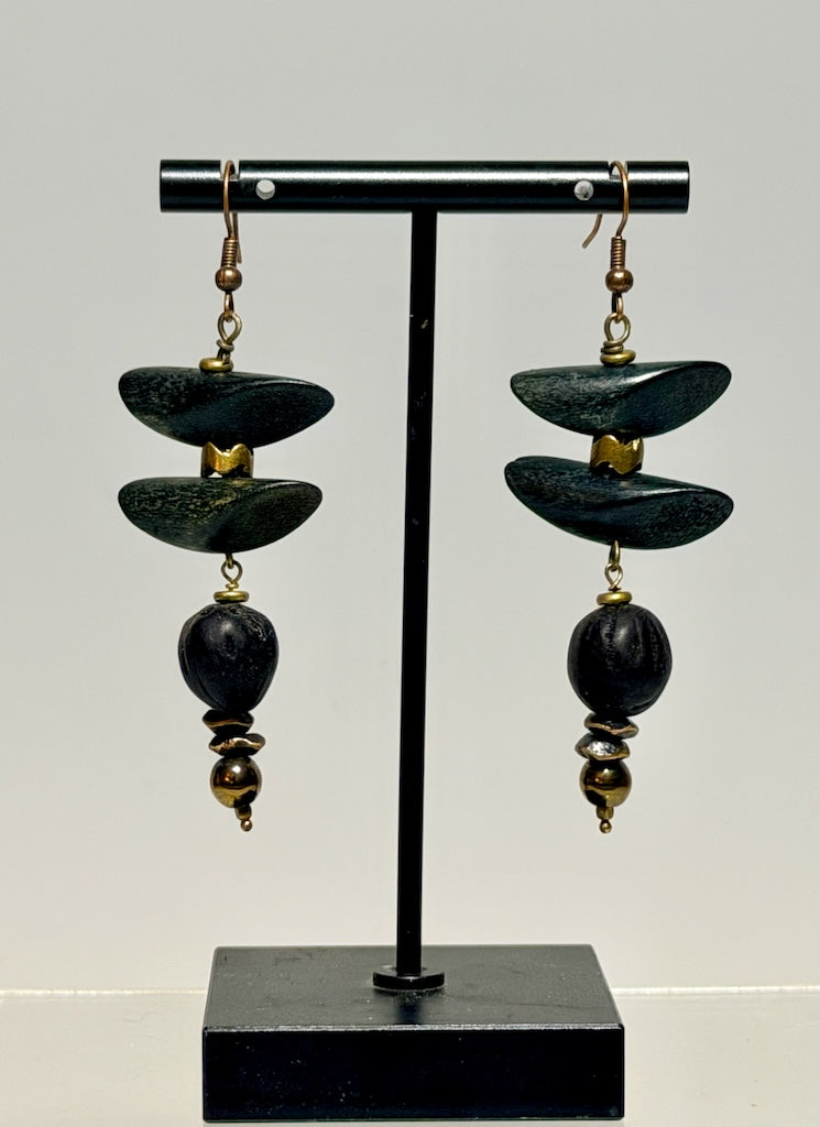 BLACK WOOD, BLACK SEED AND BRASS DROP EARRINGS LCE2046