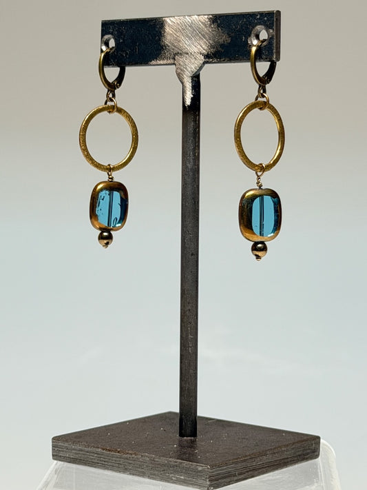 VINTAGE BLUE GLASS AND BRASS DROP EARRINGS LCE2067