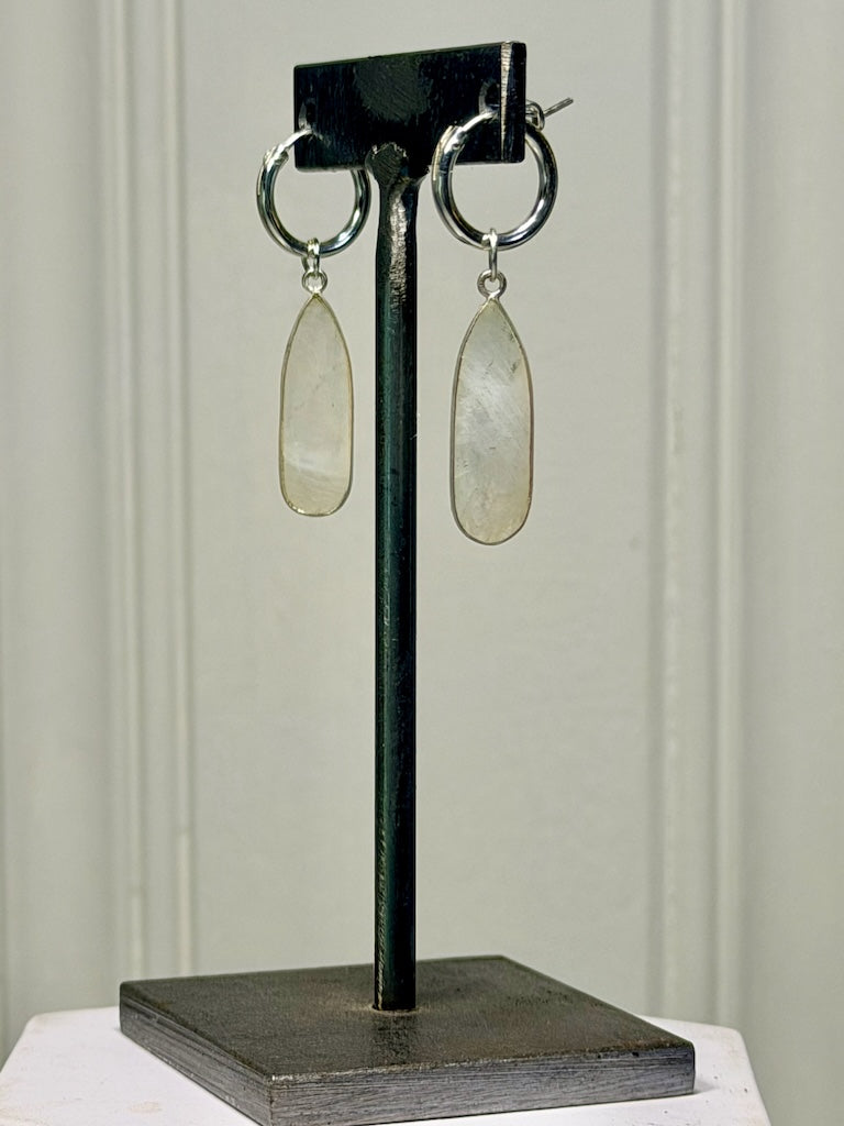 STERLING SILVER AND MOONSTONE DROP EARRINGS LCE2086