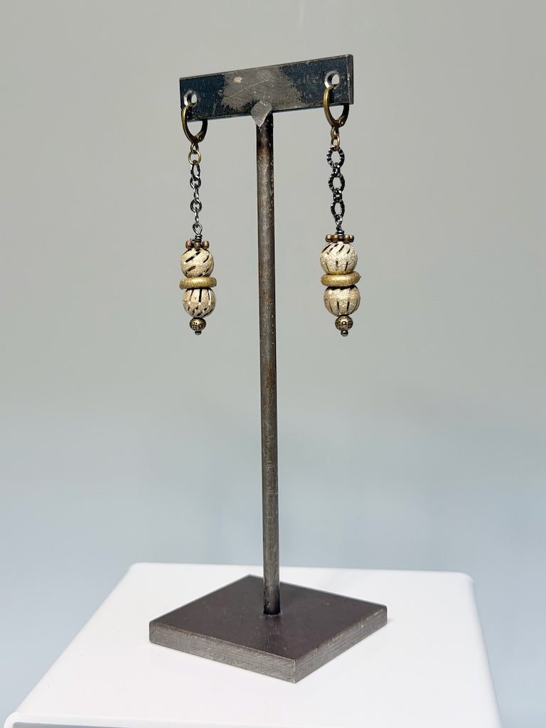 MIXED METAL DROP EARRINGS LCE3019