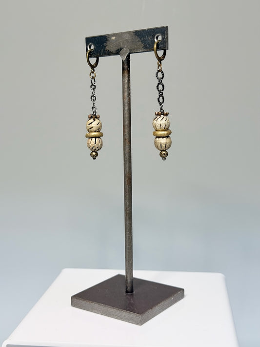 MIXED METAL DROP EARRINGS LCE3019
