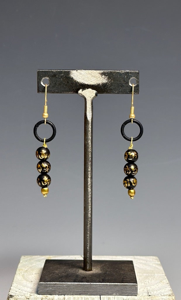 BLACK AND GOLD WOOD EARRINGS  LCE459