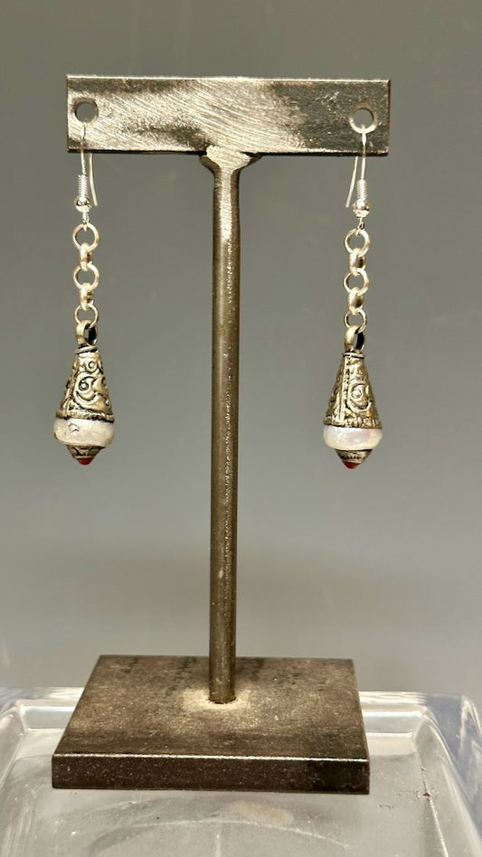 THAI PEARL AND SILVER DROP EARRINGS  LCE483