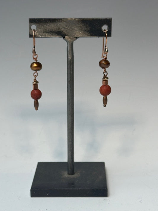 RED JASPER AND FRESH WATER PEARL EARRINGS  LCE568