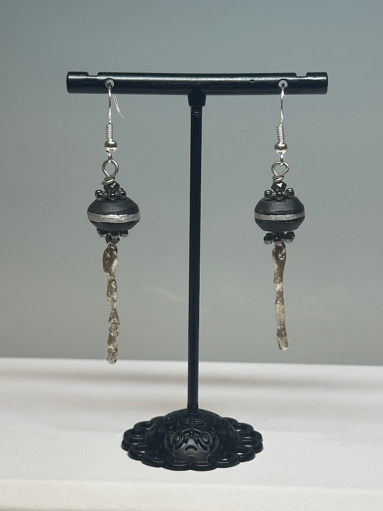 HIGH HILL TRIBE SILVER WITH AFRICAN WOOD BEAD EARRINGS LCE668