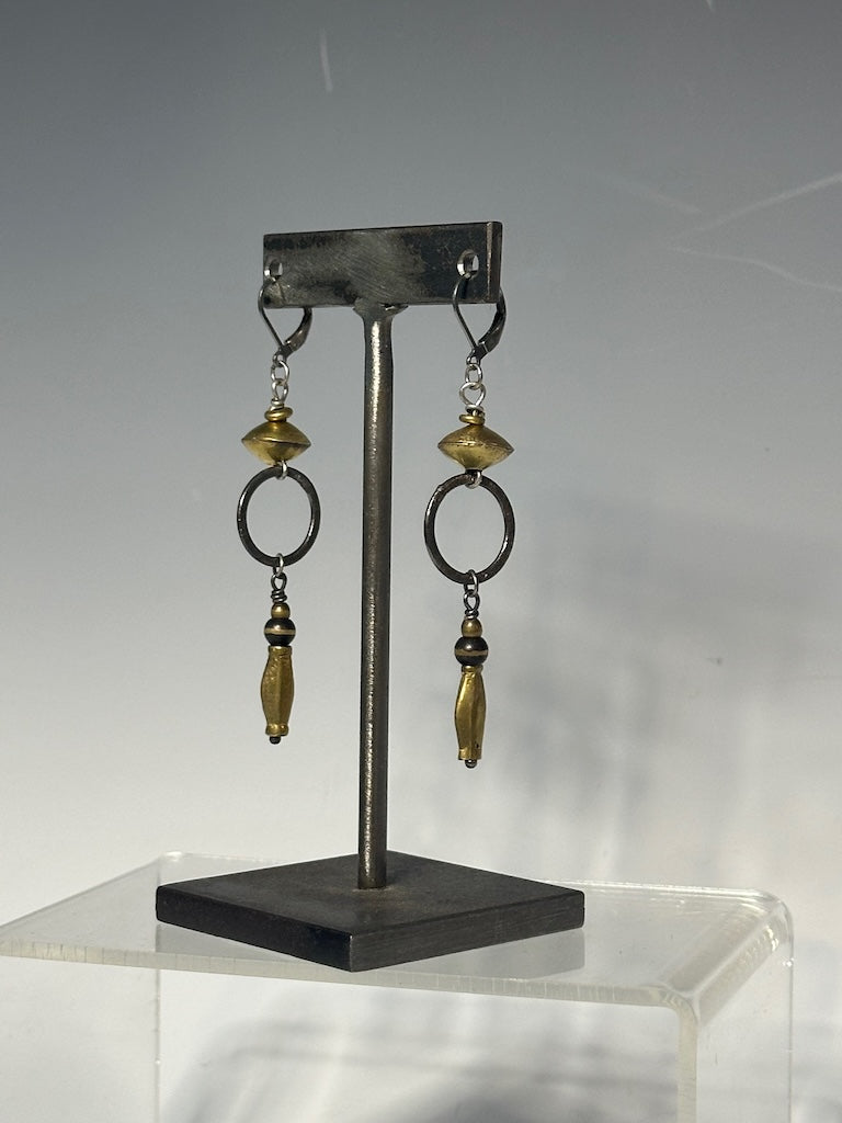 BRASS/HEMATITE DROP EARRINGS LCE725