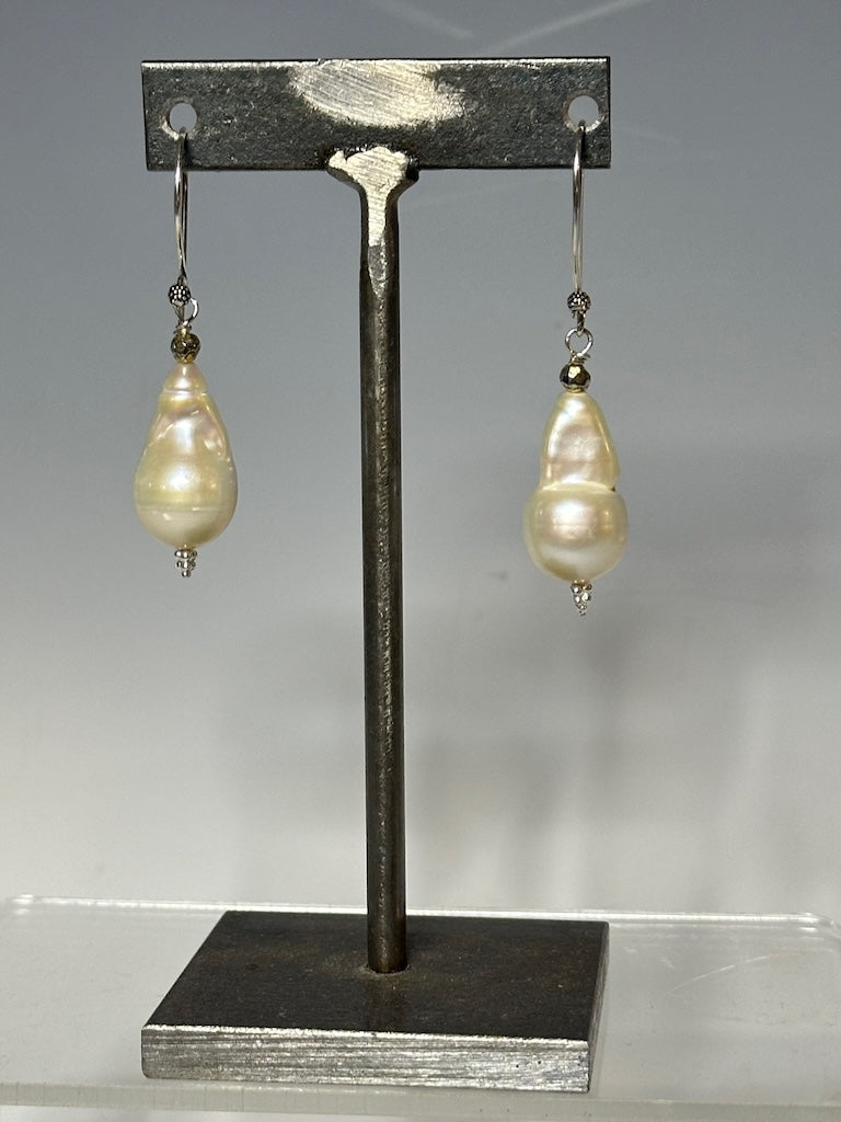 FRESH WATER PEARL AND STERLING SILVER DROP EARRINGS LCE729