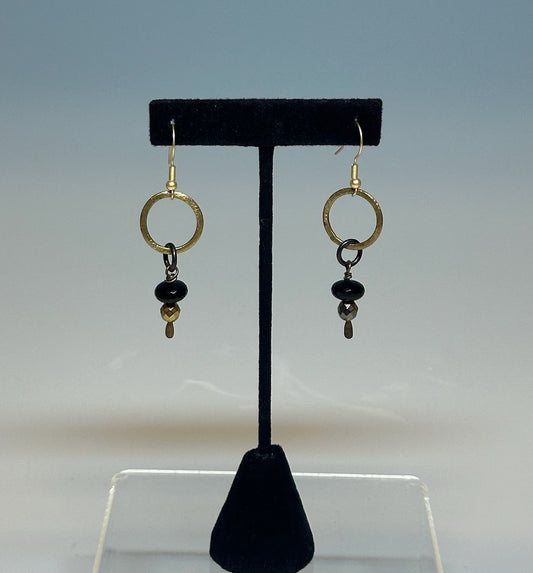 BRASS AND ONYX DROP EARRINGS LCE753