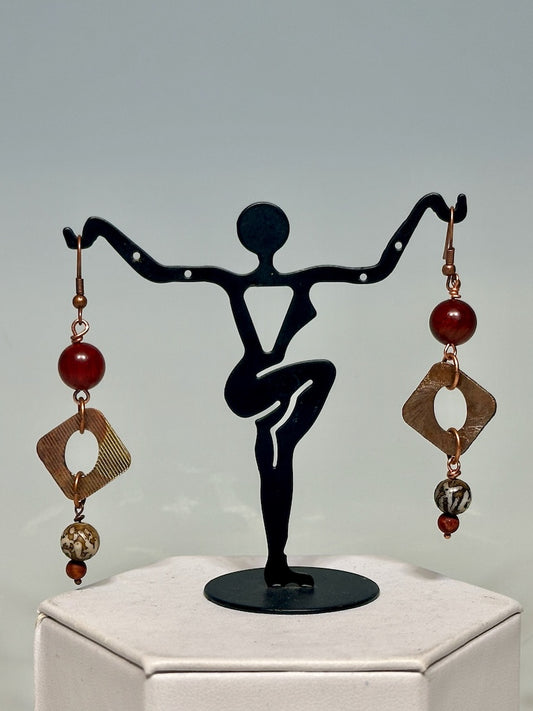 CARVED YELLOW STONE AND BRASS DROP EARRINGS LCE971