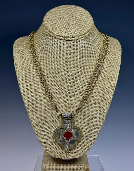 STERLING SILVER AND CARNELIAN HEART PENDANT WITH TRIPLE STRAND BRASS NECKLACE LCN1012