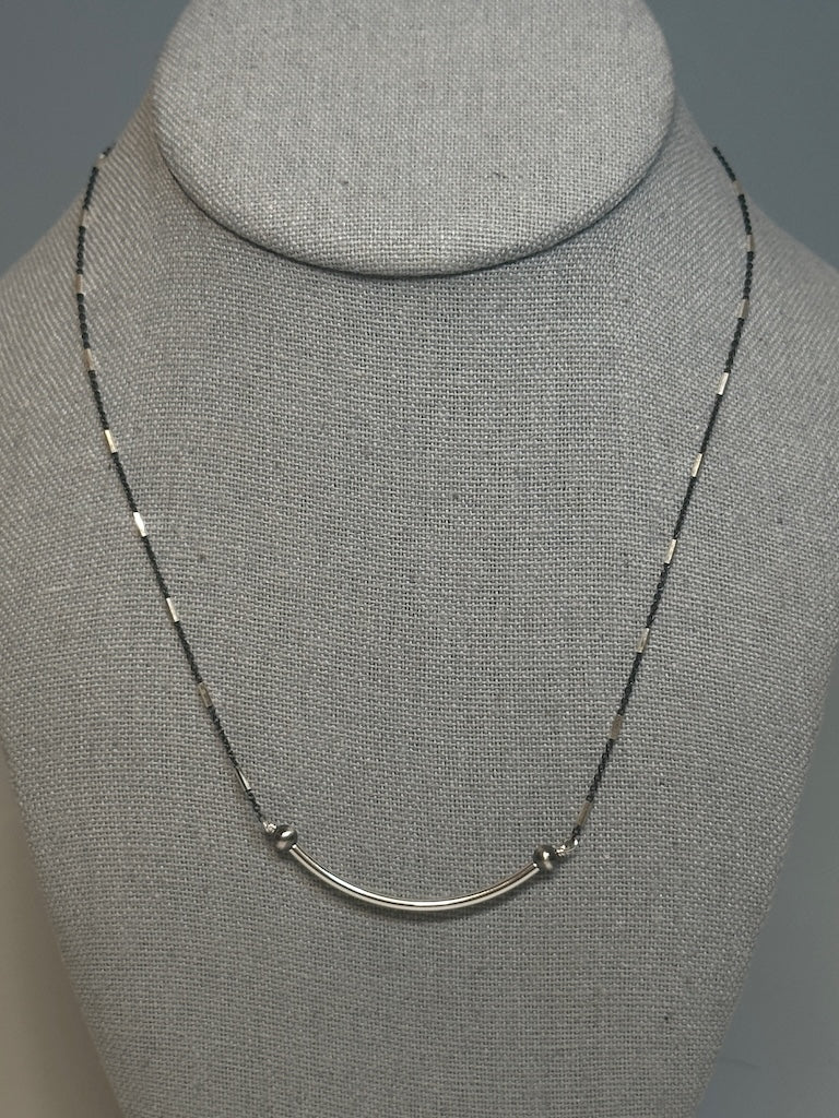STERLING SILVER BAR NECKLACE WITH OXIDIZED STERLING SILVER CHAIN LCN1020