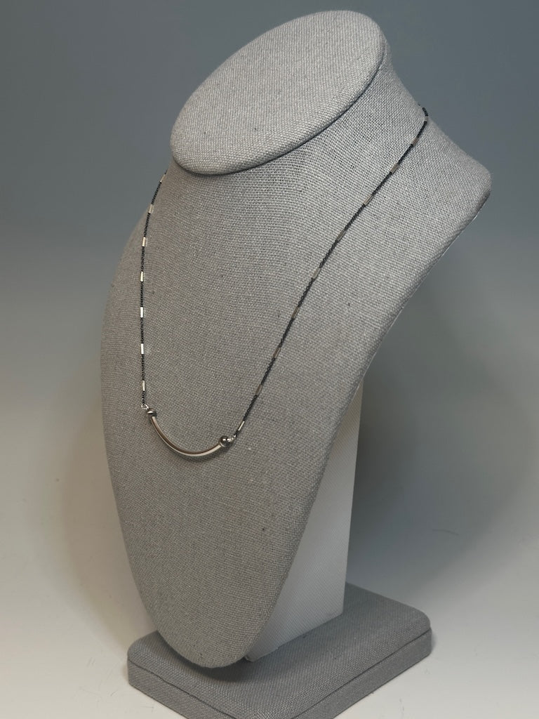 STERLING SILVER BAR NECKLACE WITH OXIDIZED STERLING SILVER CHAIN LCN1020