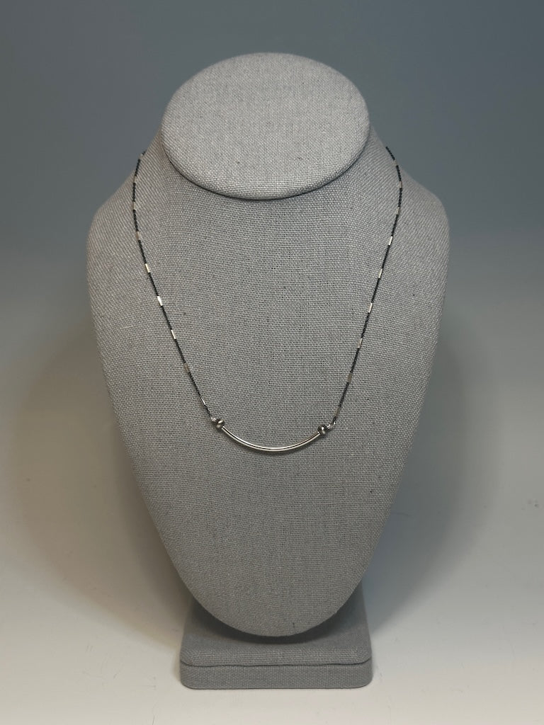 STERLING SILVER BAR NECKLACE WITH OXIDIZED STERLING SILVER CHAIN LCN1020