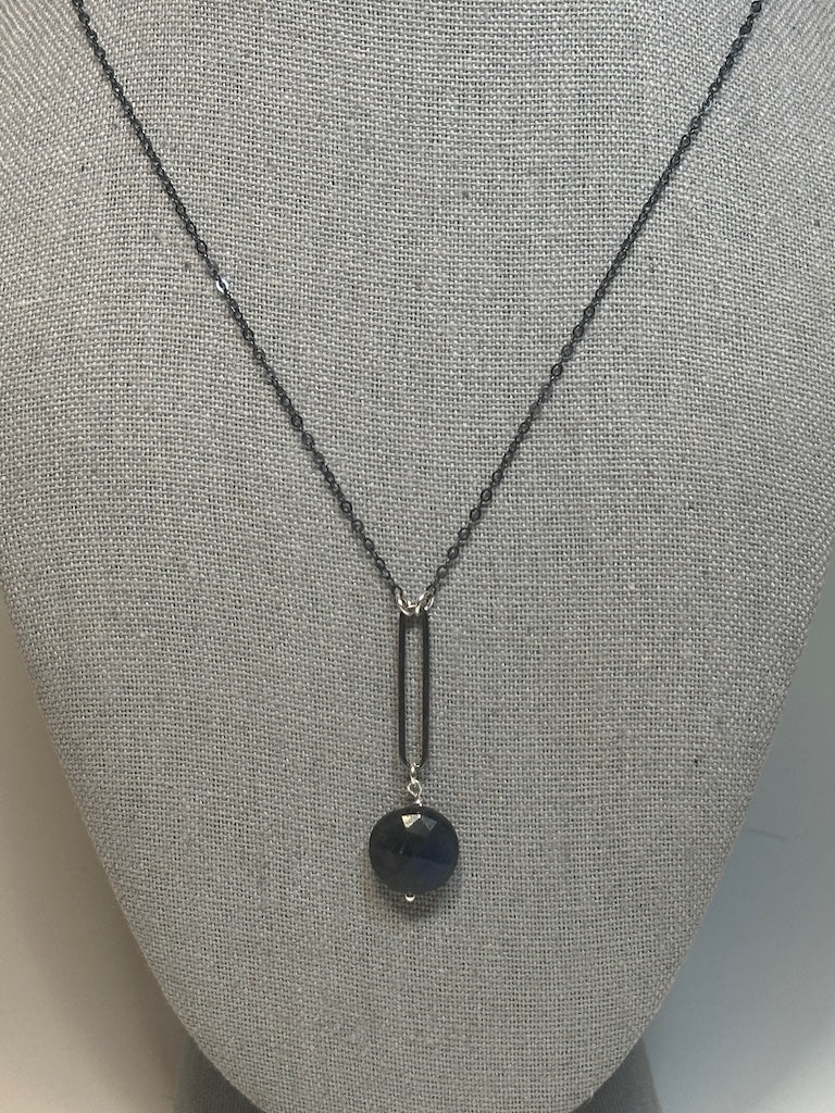 LABRADORITE CIRCLE PENDANT WITH OXIDIZED STERLING SILVER PAPER CLIP AND CHAIN NECKLACE LCN1021