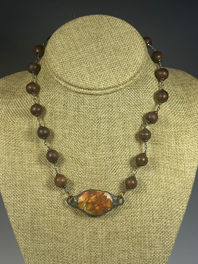 AGATE FOCAL PENDANT WITH WOOD PRAYER BEAD NECKLACE LCN1023