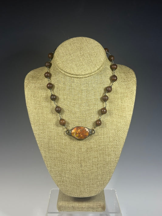 AGATE FOCAL PENDANT WITH WOOD PRAYER BEAD NECKLACE LCN1023