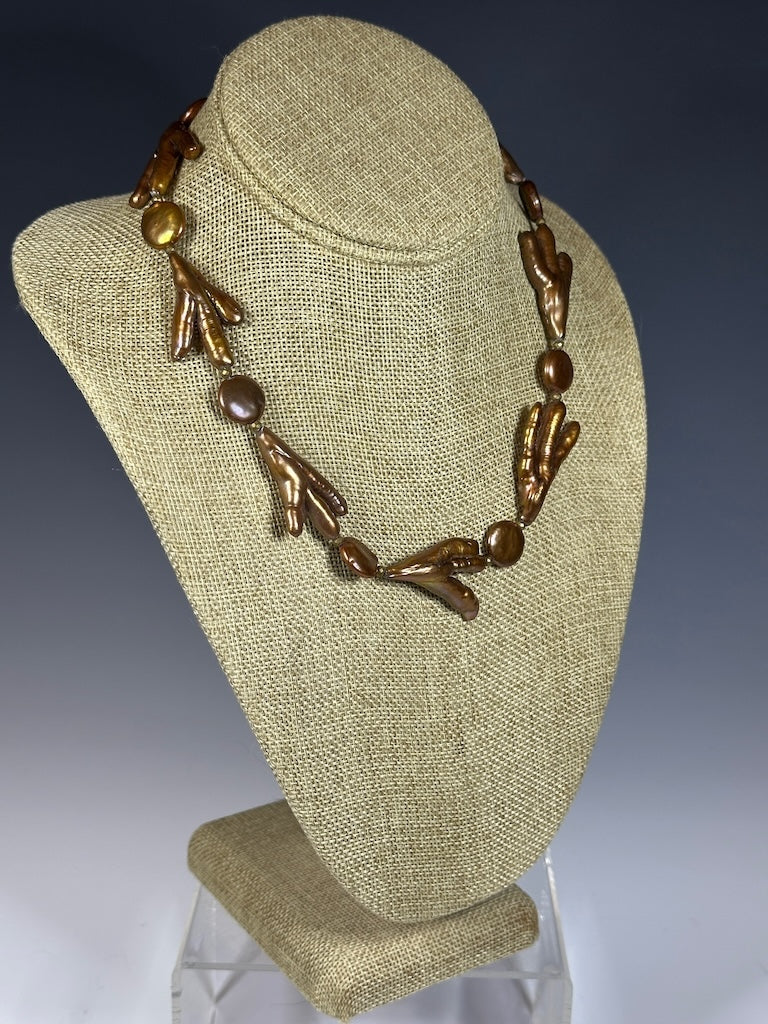 COPPER FRESHWATER PEARL STATEMENT NECKLACE WITH COPPER TOGGLE LCN1053