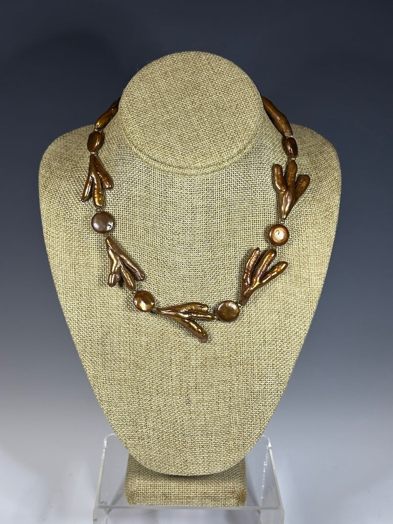 COPPER FRESHWATER PEARL STATEMENT NECKLACE WITH COPPER TOGGLE LCN1053