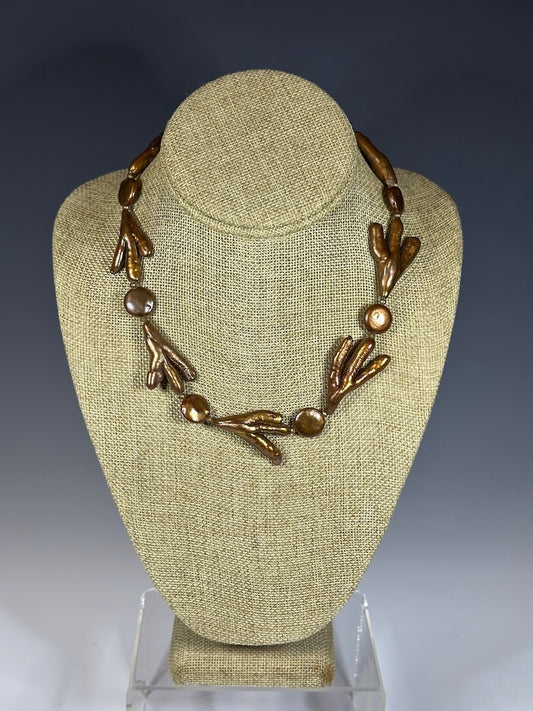 COPPER FRESHWATER PEARL STATEMENT NECKLACE WITH COPPER TOGGLE LCN1053