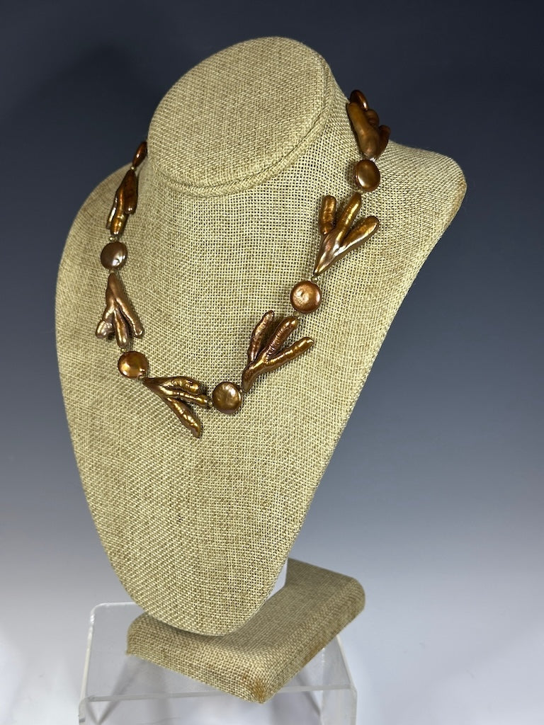 COPPER FRESHWATER PEARL STATEMENT NECKLACE WITH COPPER TOGGLE LCN1053