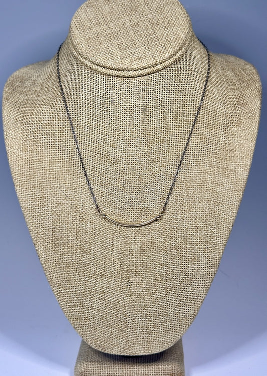 GOLD FILLED STERLING SILVER CURVED BAR NECKLACE WITH OXIDIZED STERLING SILVER CHAIN LCN1067