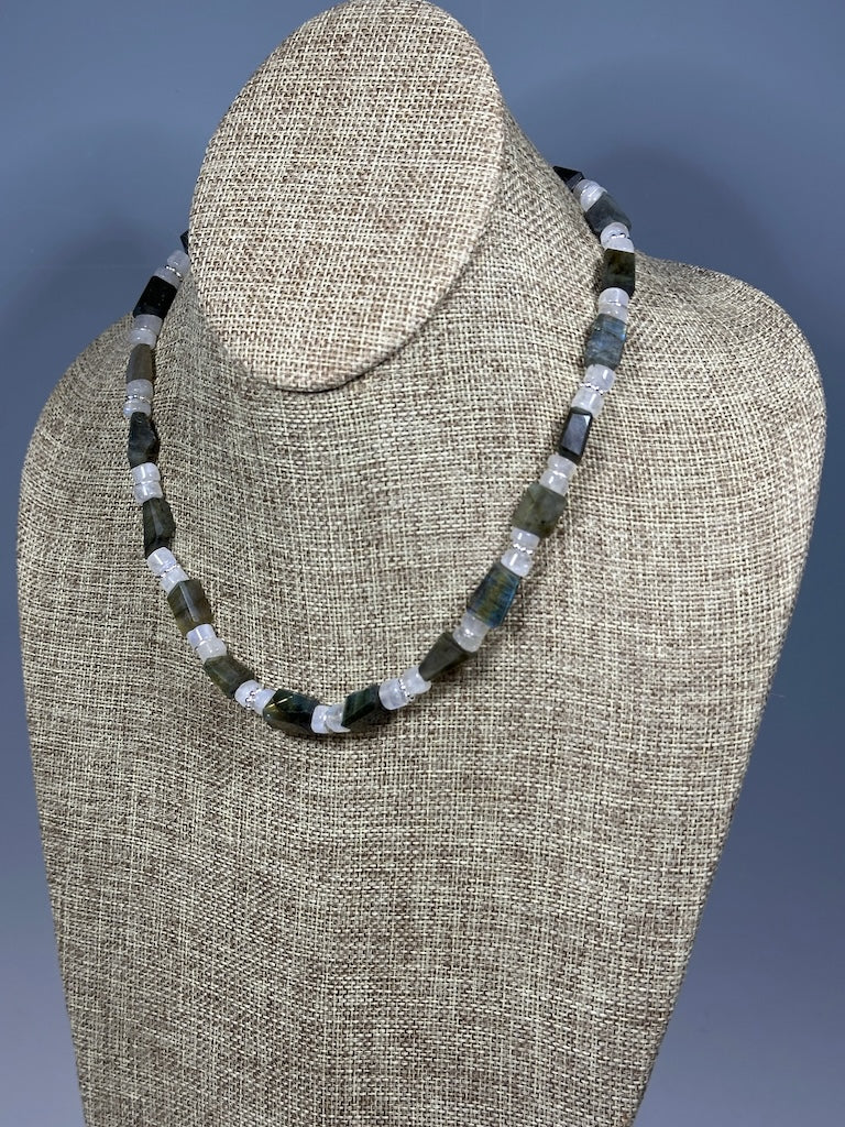 LABRADORITE, MOONSTONE AND STERLING SILVER NECKLACE LCN1077