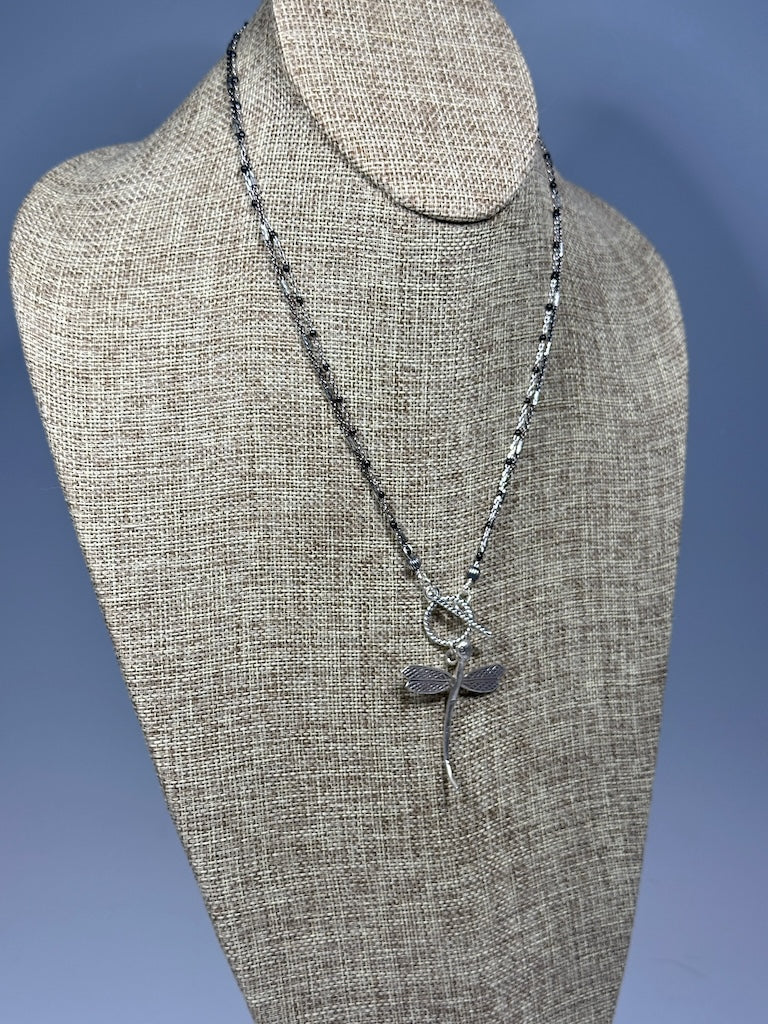 STERLING SILVER DRAGON FLY FRONT TOGGLE NECKLACE LCN1085