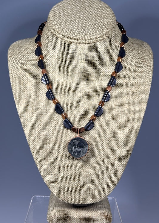 BLACK AND COPPER METAL NECKLACE WITH FOSSIL FOCAL PENDANT LCN1098