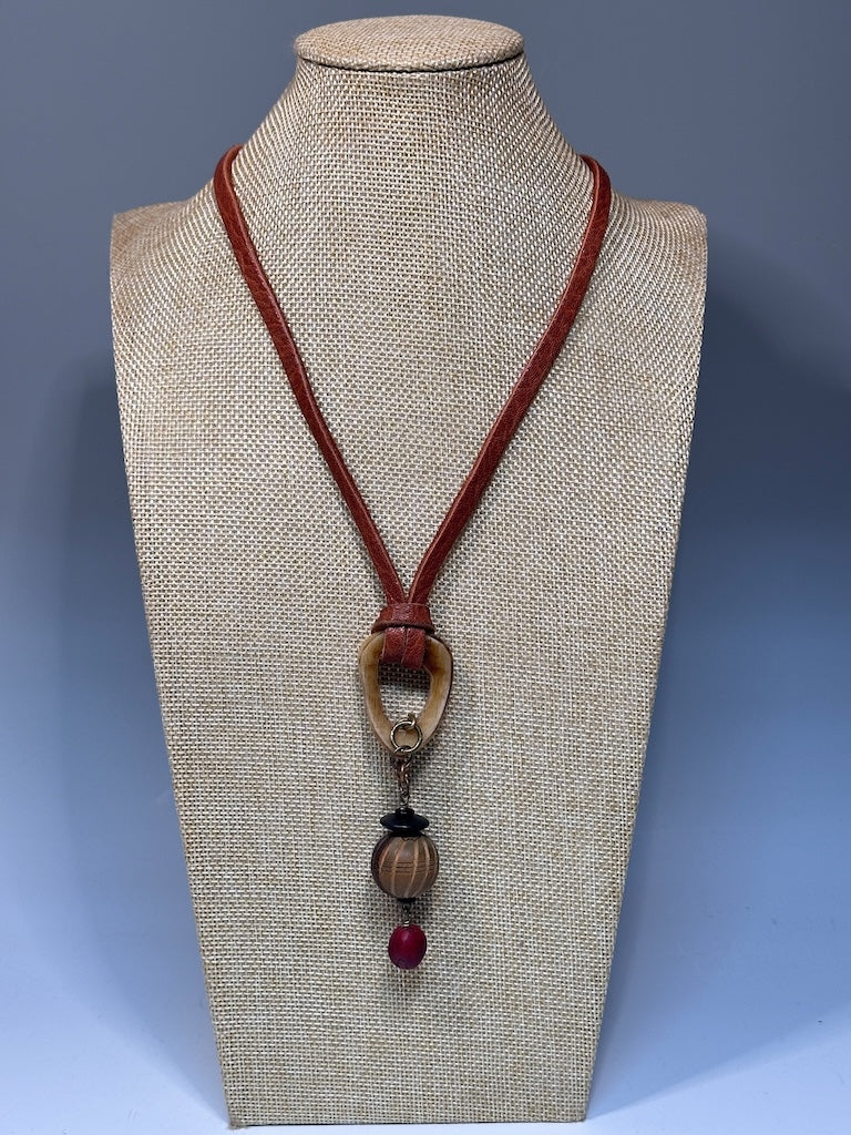 MIXED MEDIA CARVED WOOD, BONE AND LEATHER STATEMENT NECKLACE LCN2009